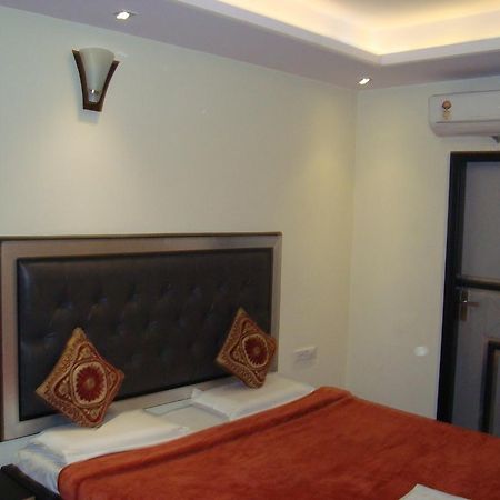 Hotel S P New Delhi Extérieur photo