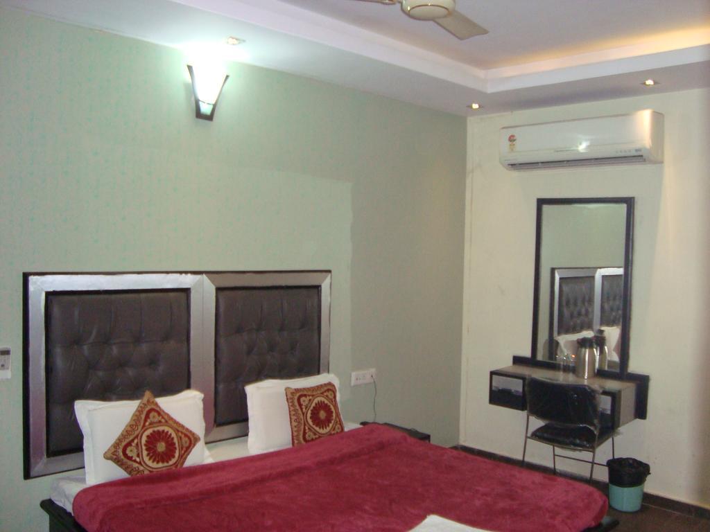 Hotel S P New Delhi Extérieur photo