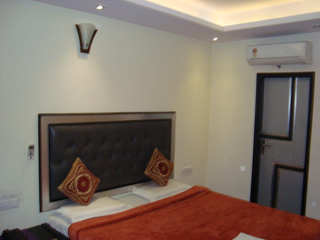 Hotel S P New Delhi Extérieur photo