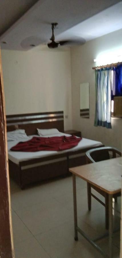 Hotel S P New Delhi Extérieur photo